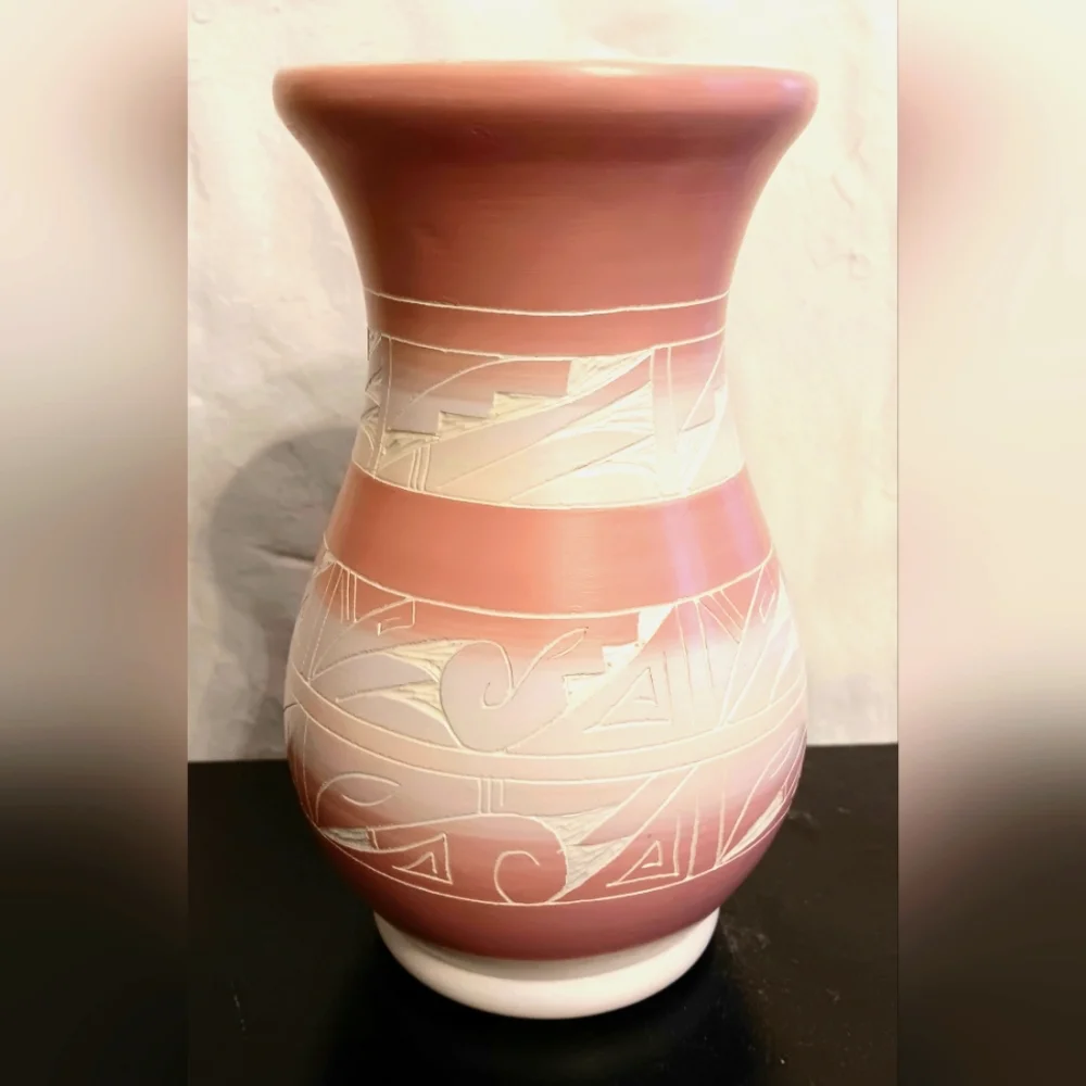 Vintage signed etched ceramic Southwestern Native vase vessel. 7.5" tall - Picture 1 of 13